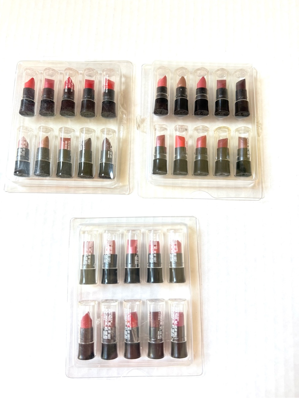 30 Mini Sample Lipsticks - Avon True Color - Assorted Colors